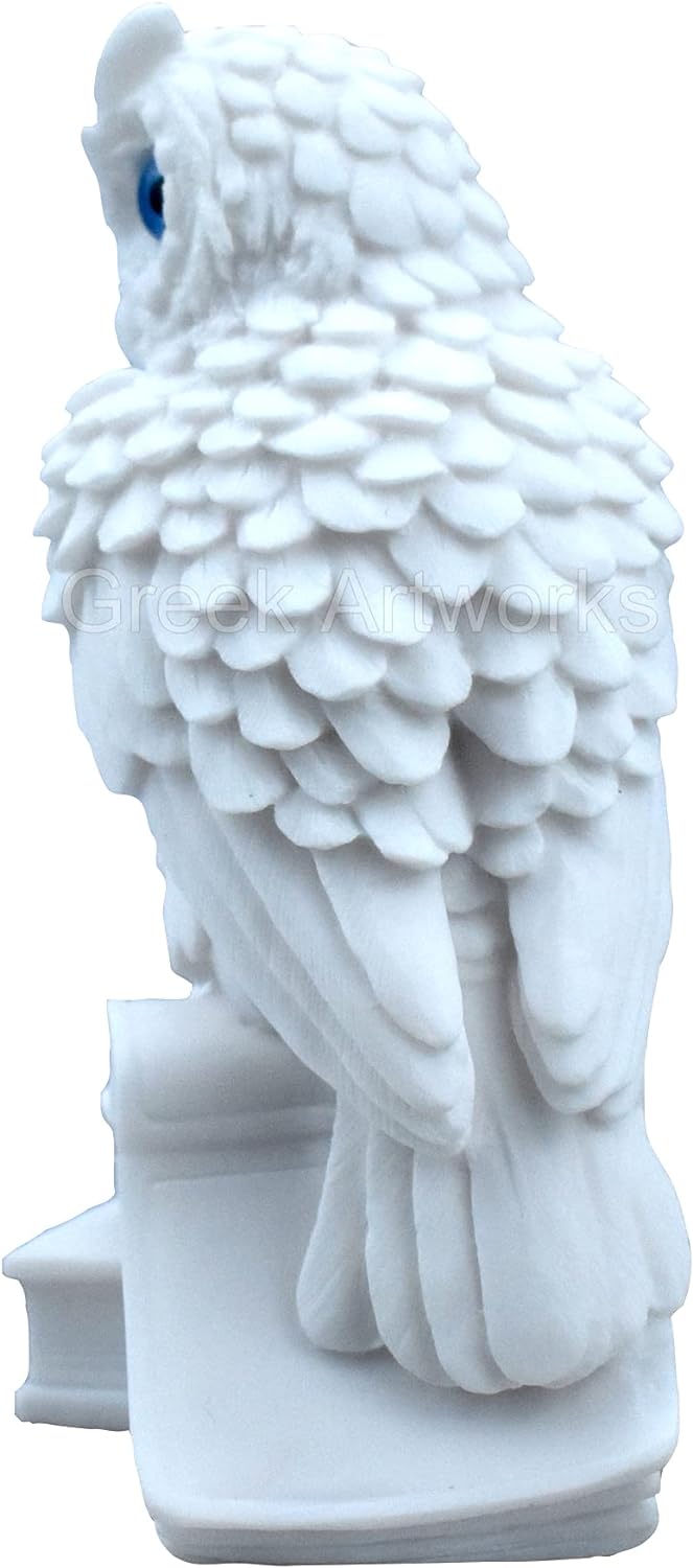 Skulptur der Göttin Athena Symbol der Weisheit und Bildung, griechische Statue