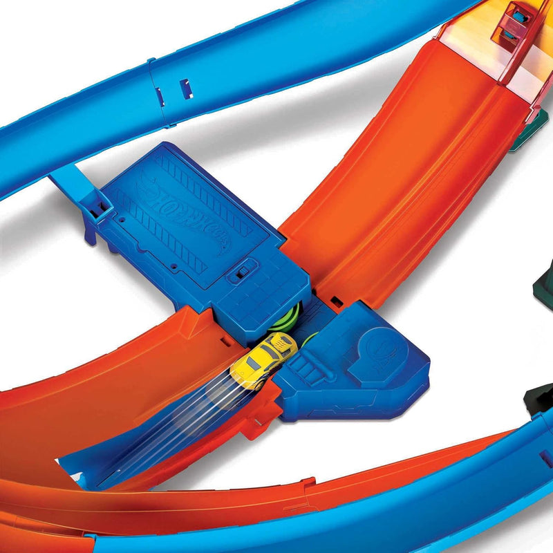 Hot Wheels HCB00 - Riesen Looping Crash Trackset mit ca. 70 cm breitem Looping und 1 Fahrzeug, Spiel