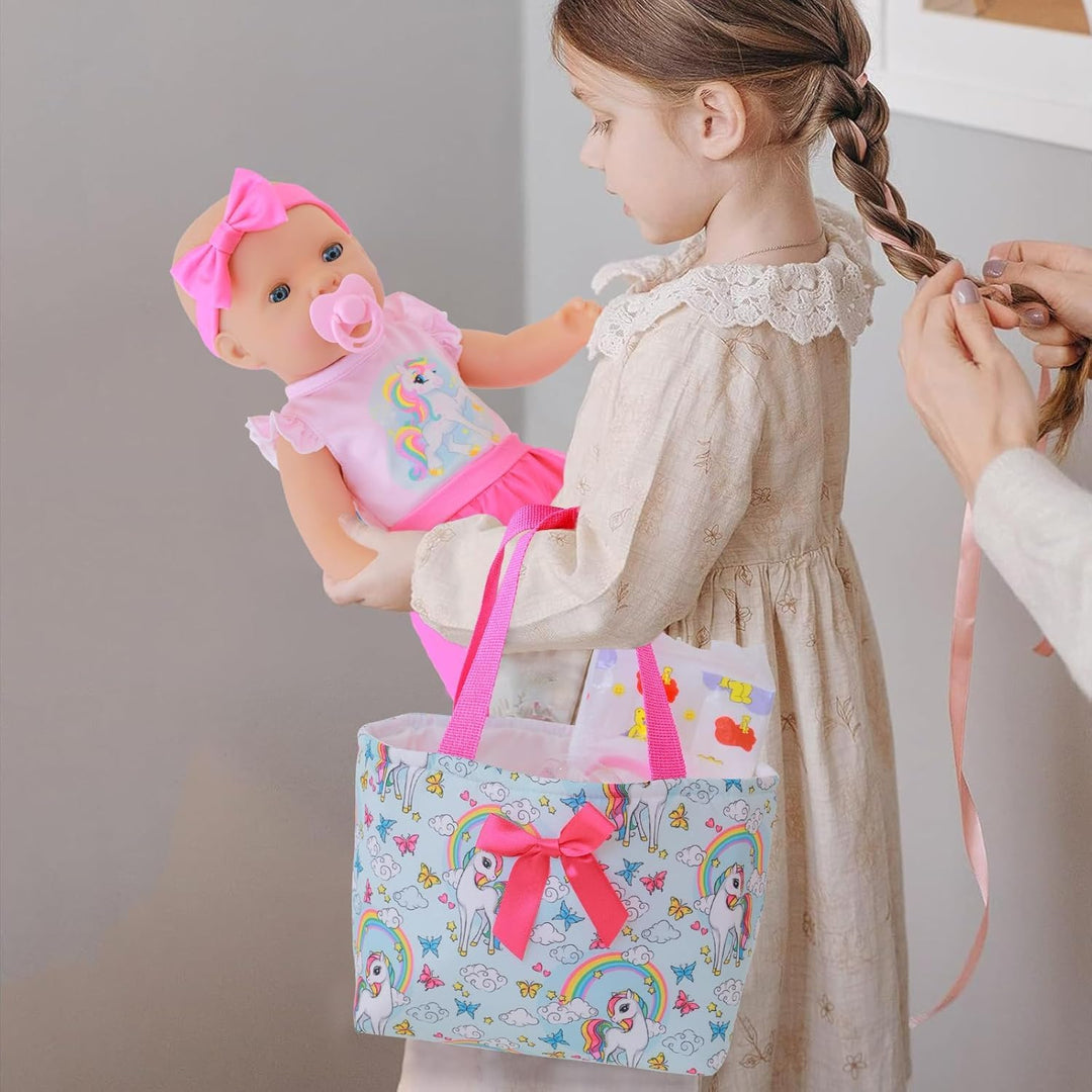 Babypuppe Zubehör Set – 13-teilig mit Puppenwickeltasche Kleid Kamm Spiegel Windel Lätzchen Aufklebe