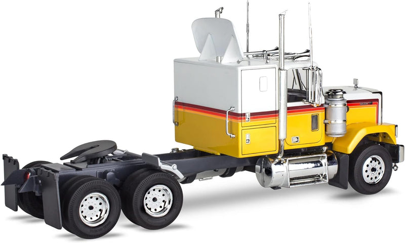 Revell USA Modellbausatz I Chevy Bison Semi Truck I Detailliertes Modell im Massstab 1:31 I 70 Teile