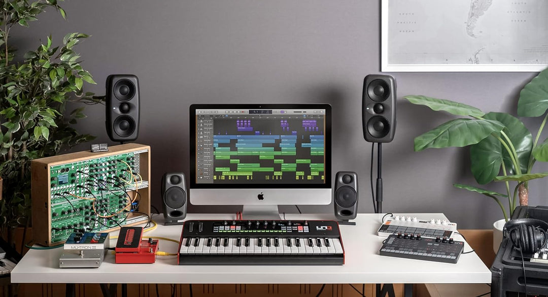 IK Multimedia UNO Synth Pro, Red and Black