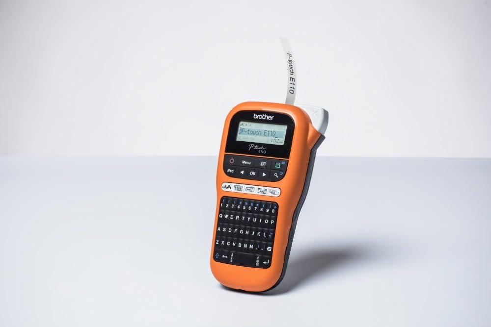 Brother PT-E300VP Industrielles Beschriftungsgerät inklusive Lithium-Ionen Akku, Netzadapter und Tra