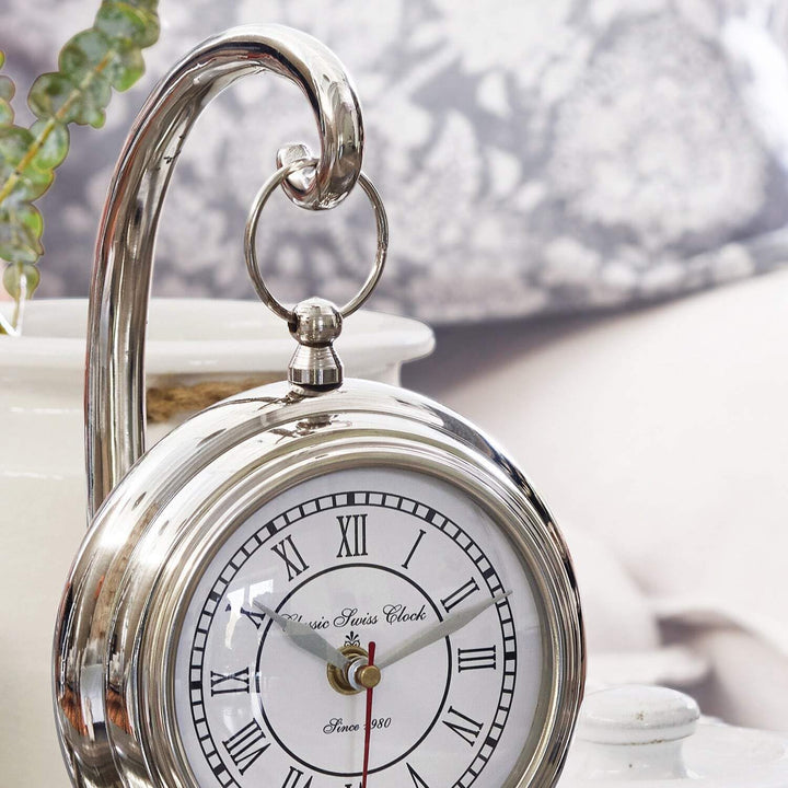 Loberon Uhr Barbe, authentische Nostalgie, dekorativer Zeitmesser, Elegantes Design, Wohn-Accessoire