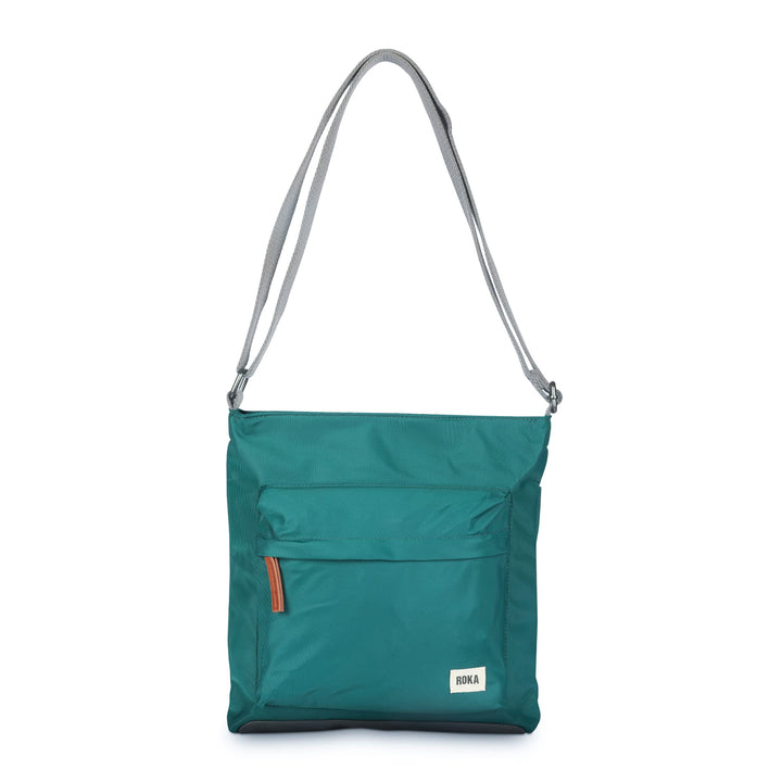Roka London Kennington Sustainable Crossbody M Blaugrün, M Blaugrün