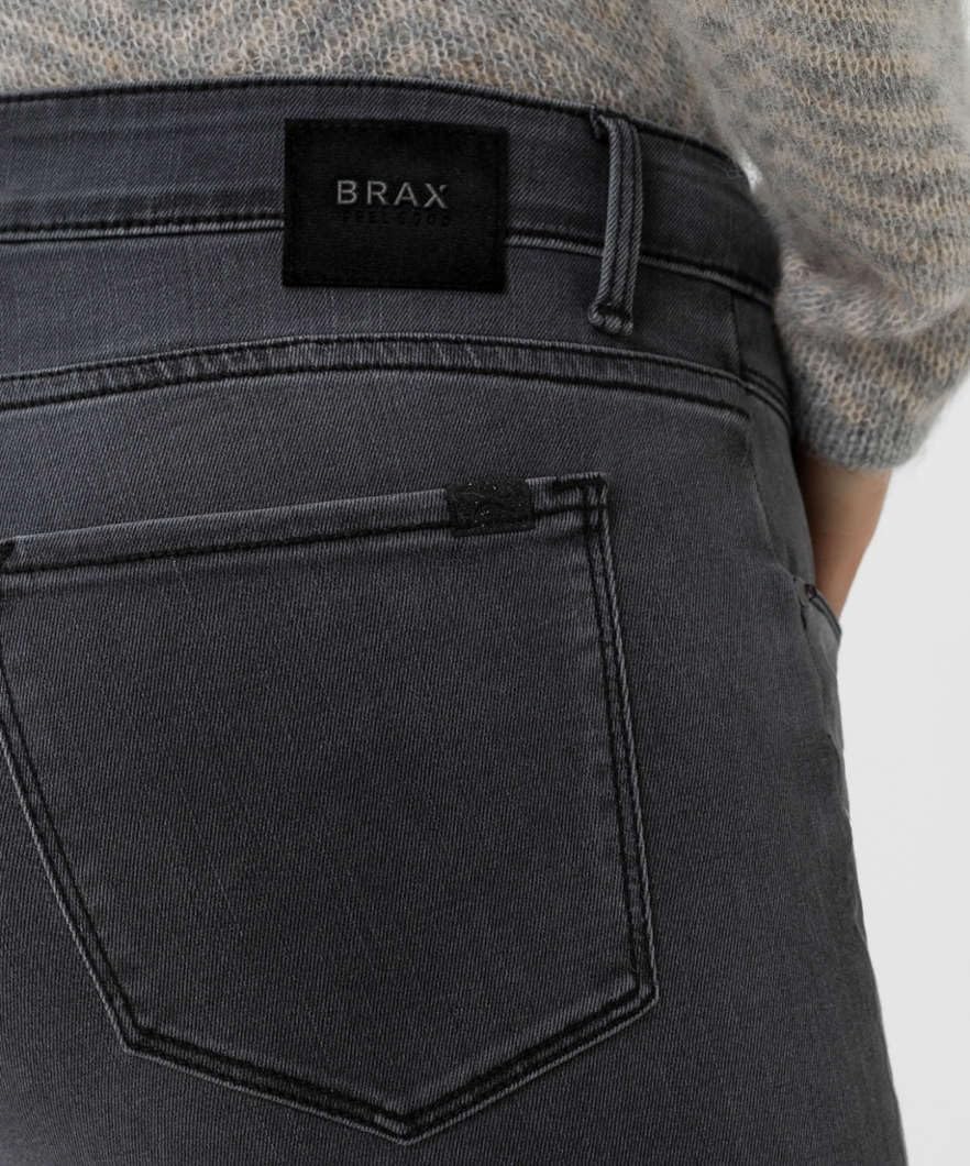 BRAX Damen Style Shakira Free to Move Nachhaltige Röhrenjeans Jeans 26W / 30L Used Dark Grey, 26W /