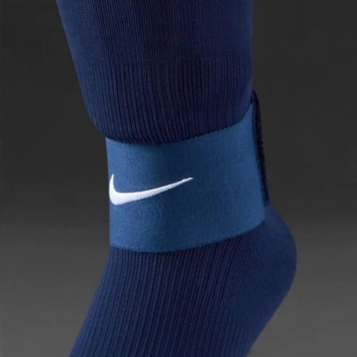 NIKE Herren Schienbeinschonerhalter Guard Stay II Einheitsgrösse Marineblau, Einheitsgrösse Marinebl