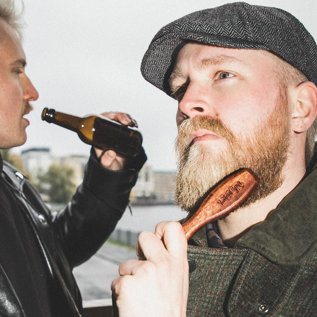 Dick Johnson Bartbürste Männer 15 cm– Wildschweinborsten mit Nylonstiften für Bartpflege & Styling –