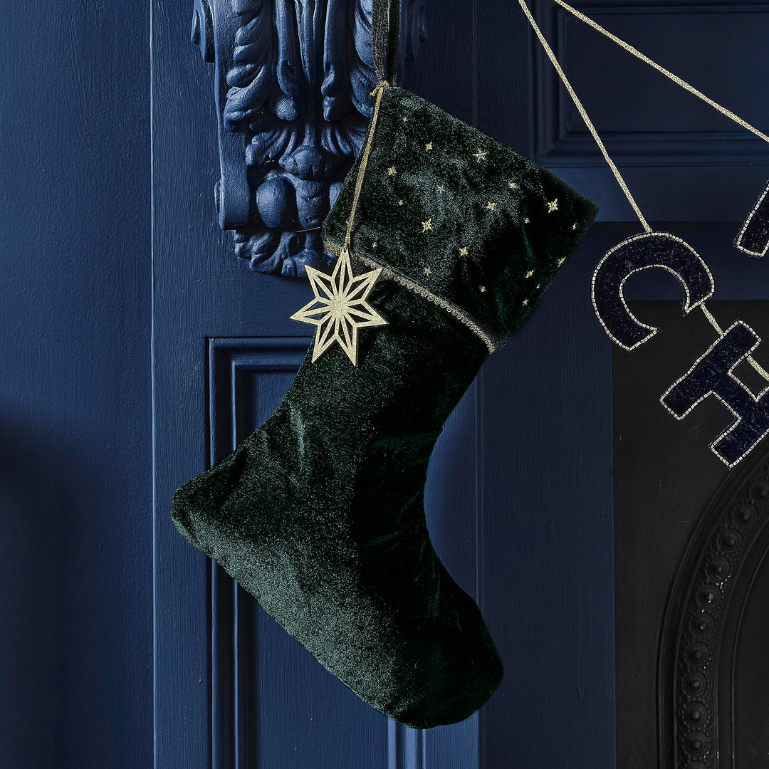 Ginger Ray Green Velvet Embroidered Weihnachtsstrumpf mit Charme Kamindeko Grüner Strumpf, Grüner St