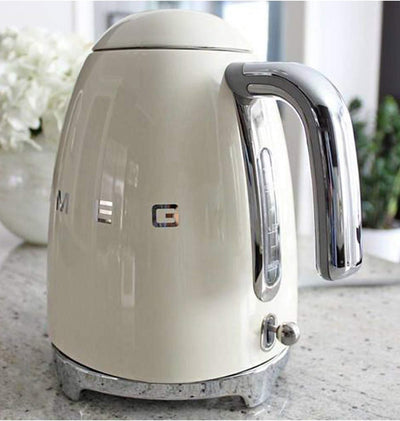 Smeg Elektrischer Wasserkocher KLF03WHEU, Edelstahl, 1.7 liters, Weiss, Weiss