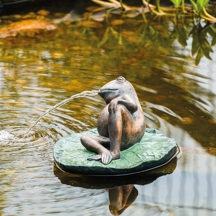Esotec Solar Wasserspeier Set Frosch liegend auf Seerosenblatt, Pumpe, Solarmodul, Teichfigur, Garte