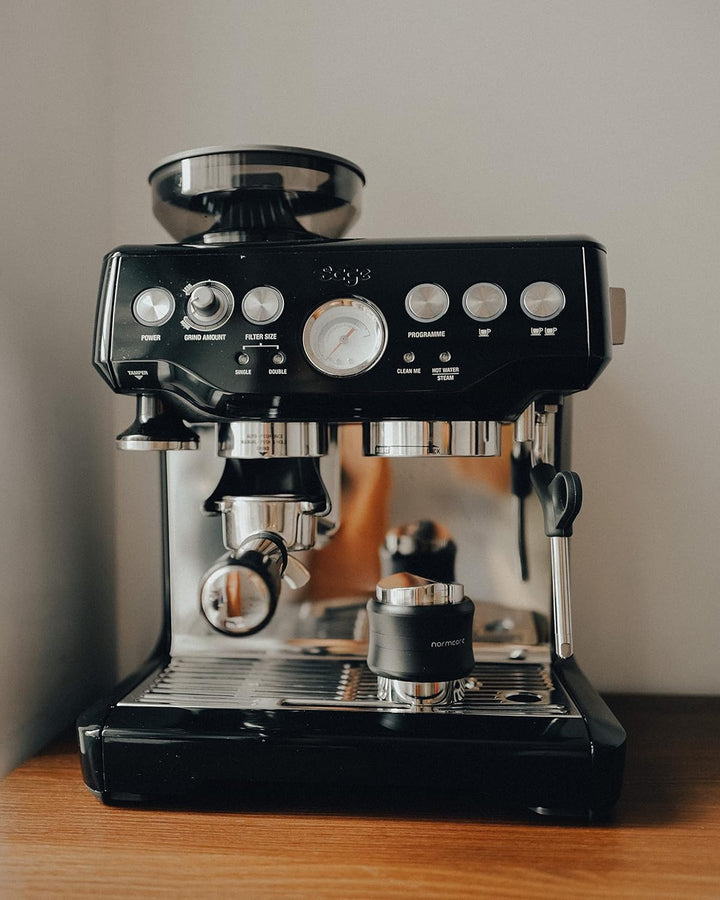 Normcore 53,3 mm Kaffee Distributor mit Tamper - 2 in 1 Kaffee Verteiler und Tamper für Siebträgerma