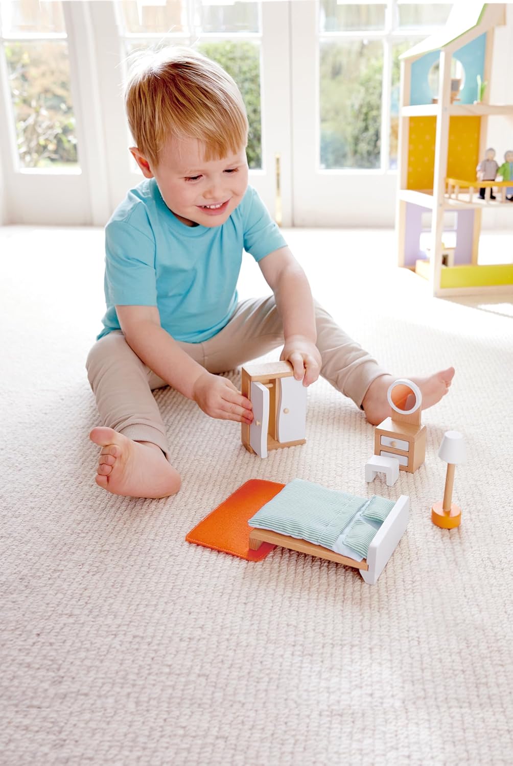 Hape Puppenhaus- Schlafzimmer, geeignet für alle vergleichbaren Puppenhäuser, geeignet ab 3 Jahren,