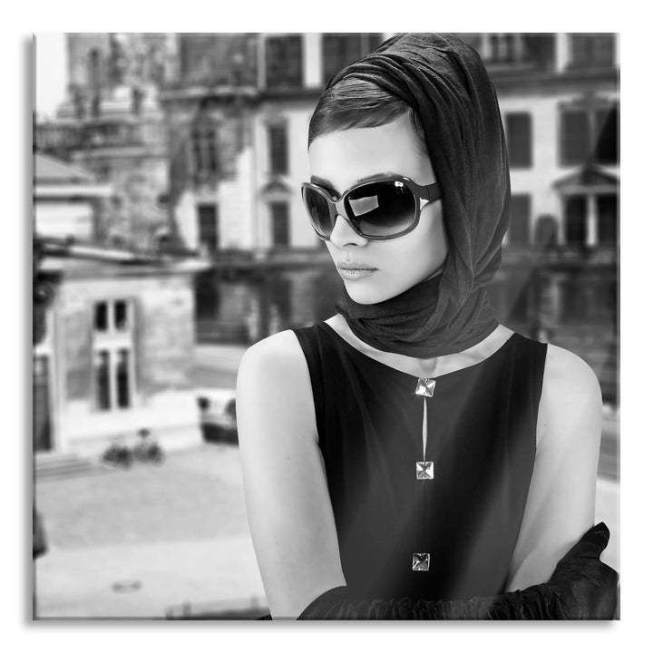 Pixxprint Glasbild | Wandbild auf Echtglas | Audrey in Paris | 80x80 cm | inkl. Aufhängung und Absta