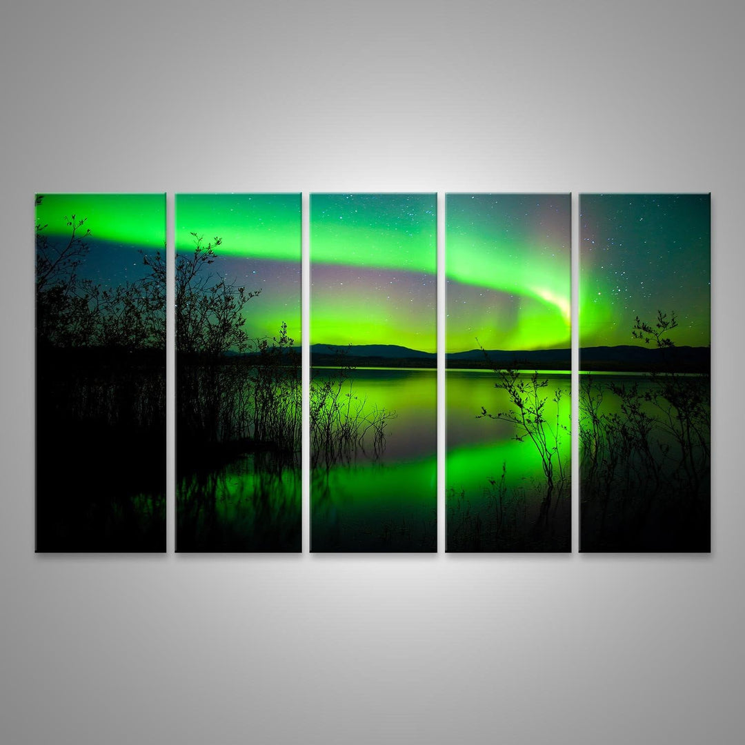 islandburner Bild auf Leinwand Nordlichter Gespiegelter See Wetterleuchten In Norwegen Bilder Wandbi