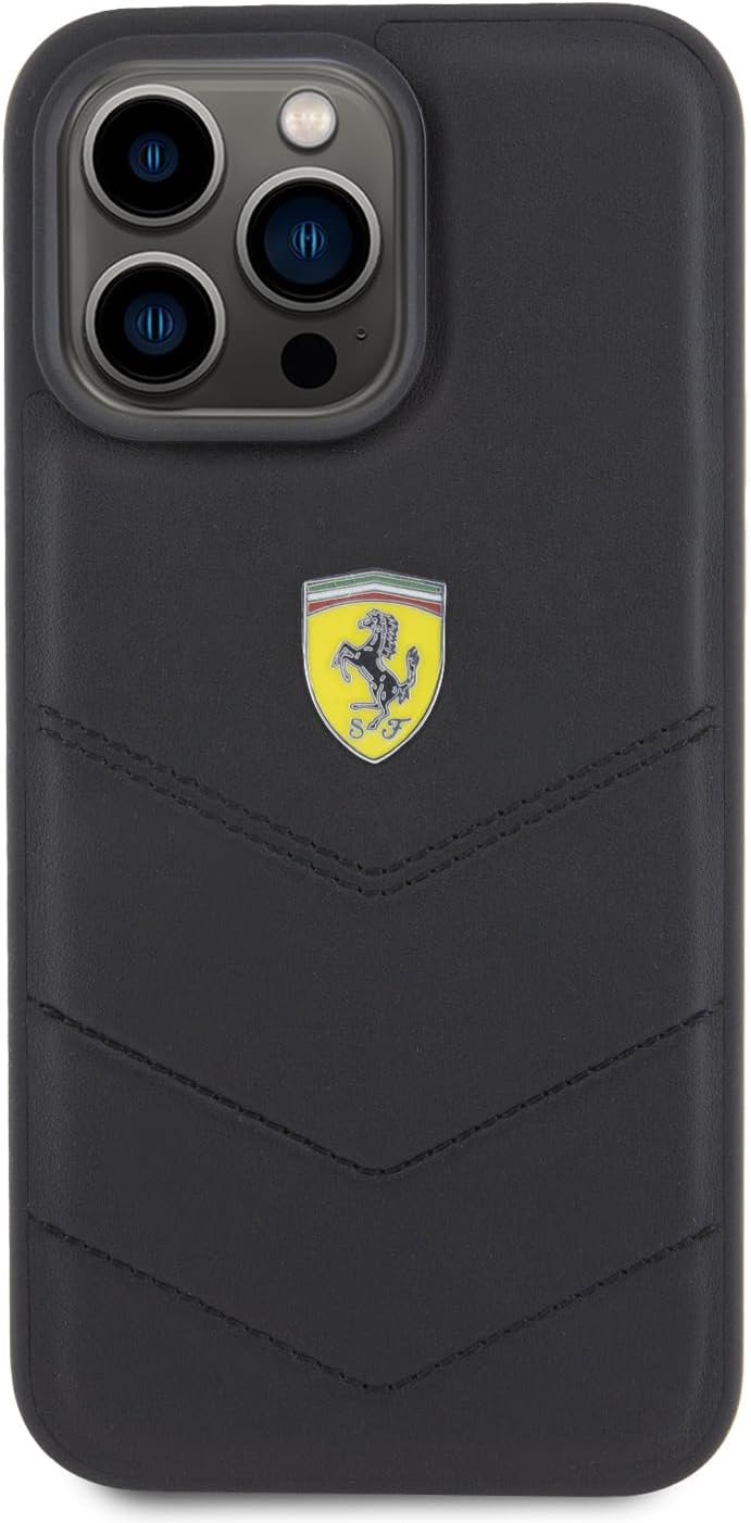 Ferrari FEHCP15XRDUK Hülle für iPhone 15 Pro Max 6.7" Schwarz hardcase Quilted Metal Logo