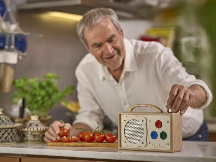 hörbert 3.0 für Senioren + Inhalte für Senioren. Mit 3 Playlists, Mikrofon und USB-C Ladeanschluss,