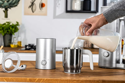 ZWILLING ENFINIGY Milchaufschäumer, Elektrischer Milchschäumer für heisse und kalte Milch sowie pfla