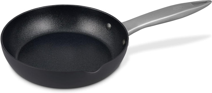 Zyliss | Ultimate Pro Pfanne | E980175 | Antihaftbeschichtung | 20 cm | mit Ausgiesser | schwarz | A