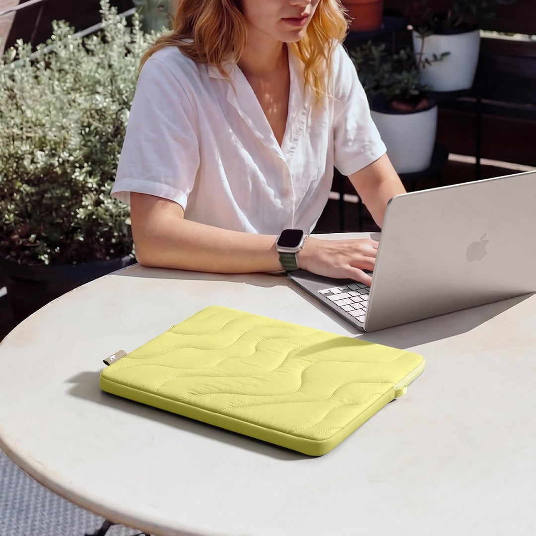 tomtoc 360° Gepolsterte MacBook Neo Tasche für 13 Zoll MacBook Neo A18 Pro | Gesteppte Hülle für 13