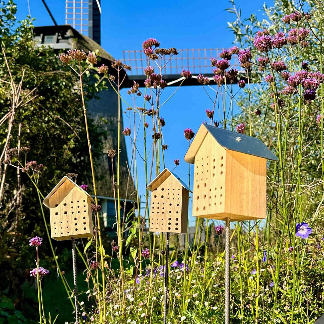 GARTENETAGE Wildbienenhotel mit Metalldach/Naturbelassenes, massives Insektenhaus &amp; Bienenhotel/Nist