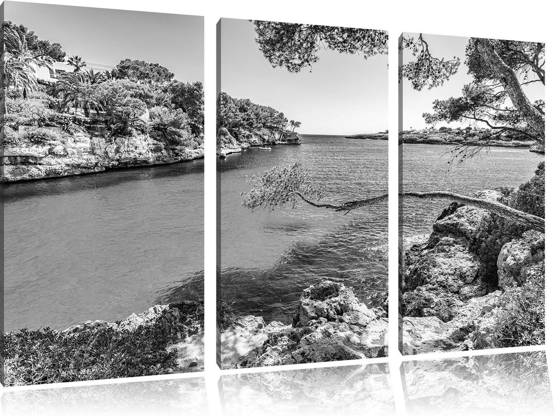 Pixxprint Idyllische Ansicht des Mittelmeers am Mallorca Bay Cove Kunst B&W 3-Teiler Leinwandbild 12