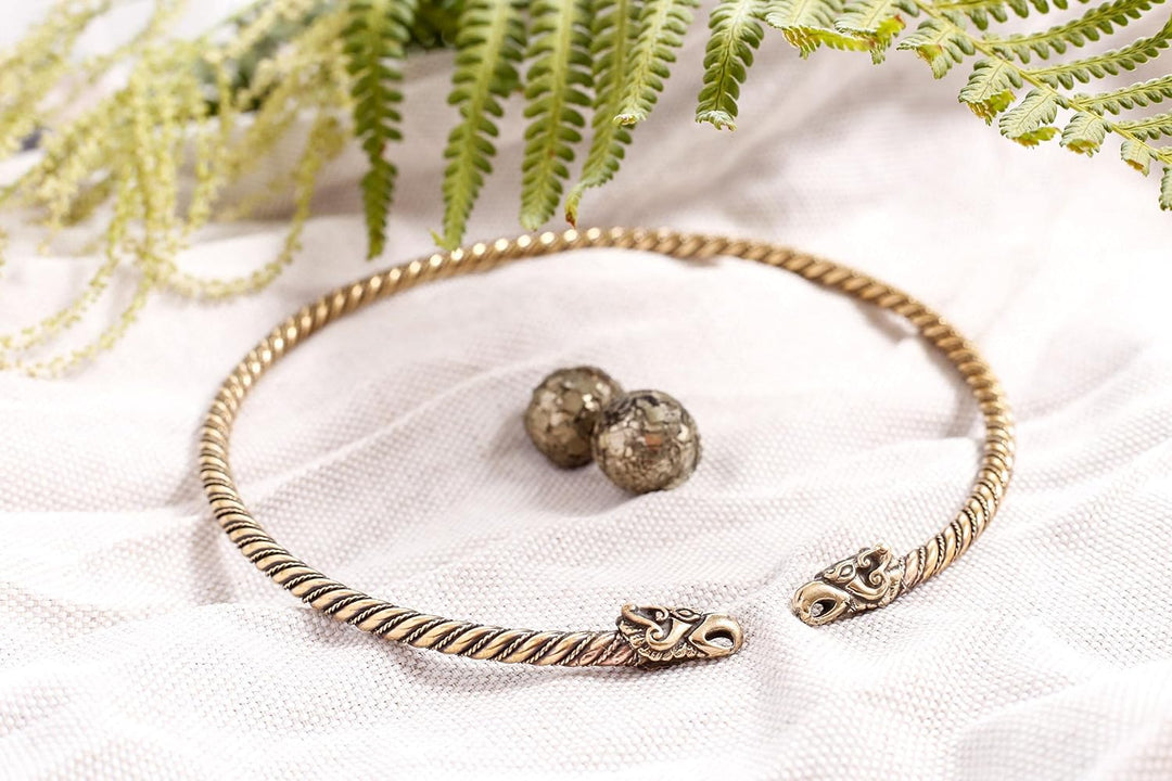 Windalf Vikings Frauen Halsreif HUGIN & MUNIN Ø 13.5 cm Raben Halsschmuck Handarbeit Hochwertige Bro