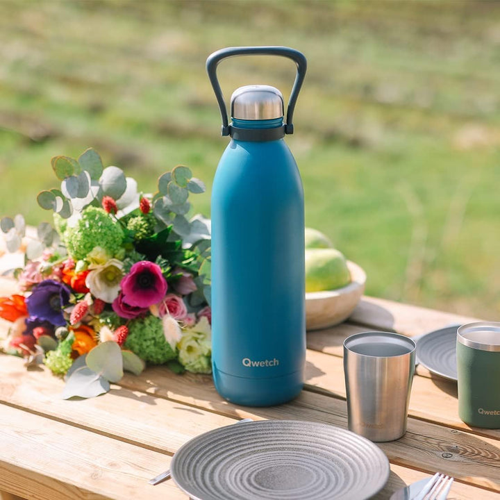 QWETCH - Isothermische Flasche - Titan Matt blau 1,5L - 48h kalt & 16h heiss - BPA frei, wasserdicht