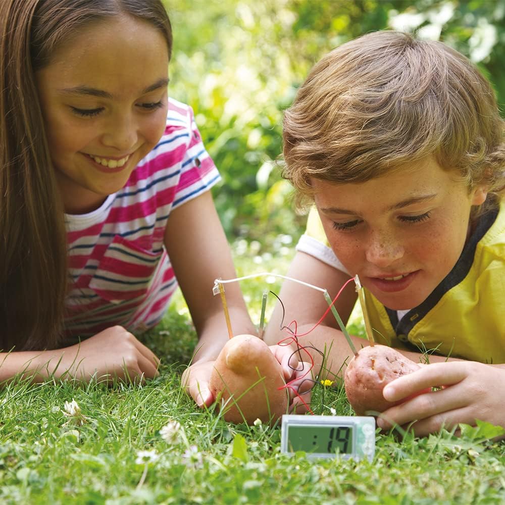 4M 68629 HCM Kinzel Lernspielzeug, Eine Digitale Uhr bezieht ihre Energie nur aus Kar