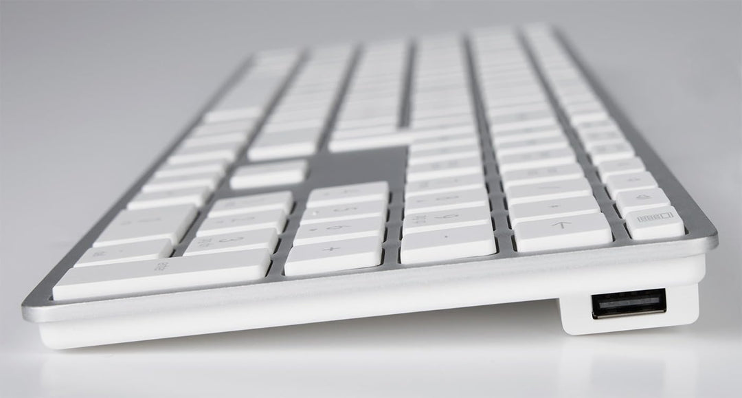 LMP 17203 KB-1243 kabelgebundene USB Tastatur mit Zahlenblock und USB-Hub deutsch für,Apple, Silber