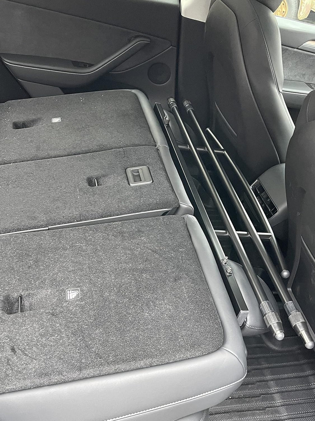 Electric Rebels Hundegitter/Transportgitter – kompatibel mit Tesla Model Y (auch Juniper) – stufenlo