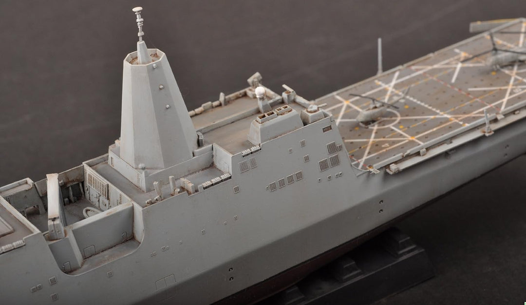 Hobby Boss 83415 Modellbausatz USS New York (LPD-21)