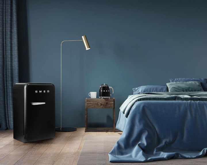 Smeg, Kleiner elektrischer Wasserkocher KLF05BLEU 0,8 L, Edelstahlfilter, Sicherheitsabschaltung, Wa