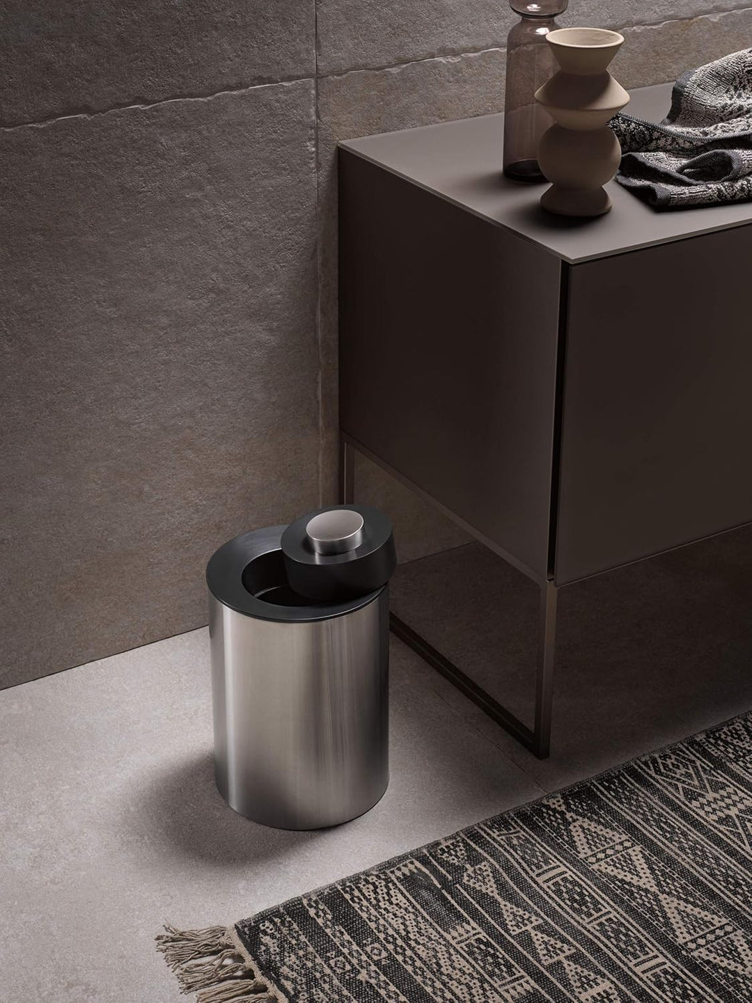 Keuco Plan Abfalleimer, 5 Liter, Ø21 cm, H: 28,8 cm, Standmodell, Metall verchromt, mit innenbehälte
