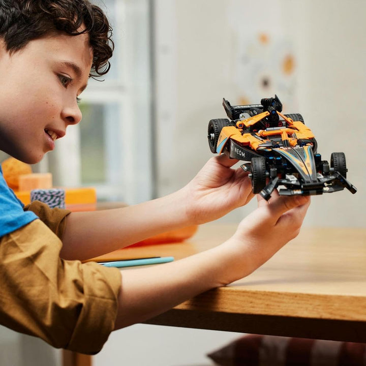 LEGO Technic NEOM McLaren Formula E Race Car, Rennwagen Spielzeug & Technic NEOM McLaren Extreme E R