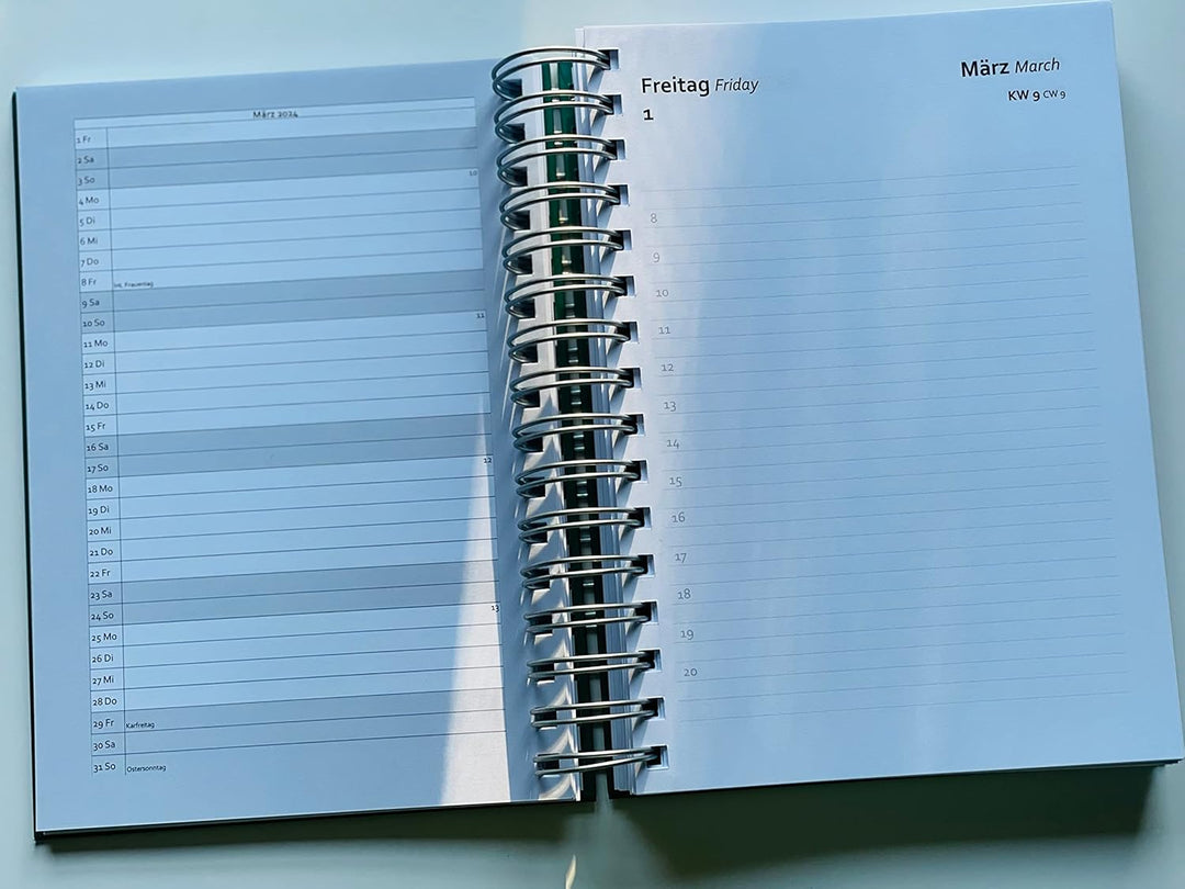 edition cumulus – 2026 Der KLEINE DICKE - DUNKELBLAU (blue) DIN A5 Kalender - 400 Seiten - jeder Tag