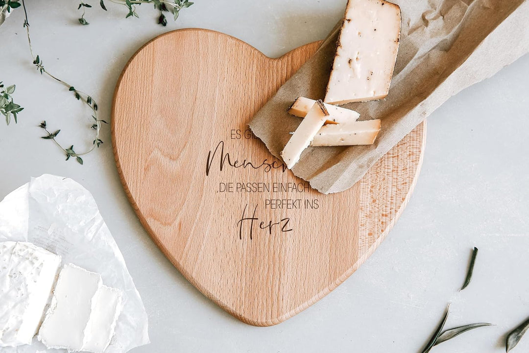 Schneidebrett Herz Buche mit Gravur personalisiert, 2 Grössen Ohne Gravur/Blanko 28L x 26B cm, Ohne