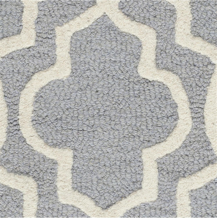 SAFAVIEH Spalier Teppich für Wohnzimmer, Esszimmer, Schlafzimmer - Cambridge Collection, Kurzer Flor