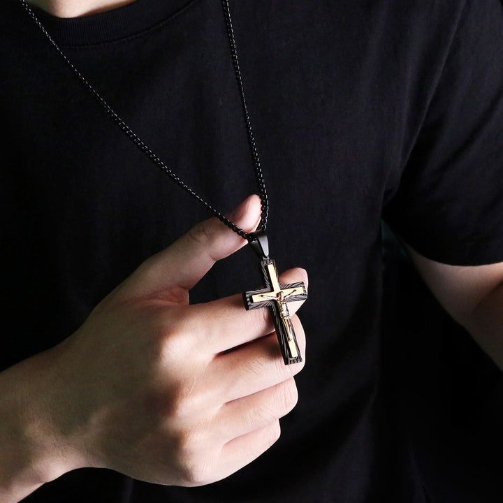 Diamant behandelt Herren Kreuz Halskette mit Schwarz &amp; Rose Gold IP Plating. Die Edelstahl massiv St
