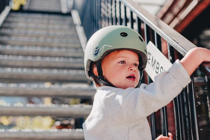 Scoot and Ride Helm XS Groen met Lijntjes
