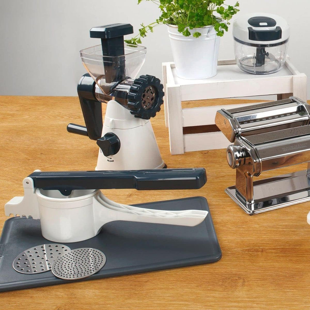 FACKELMANN Spätzlepresse #easyprepare, Kortoffelpresse mit 3 austauschbaren Lochscheiben, Presse mit