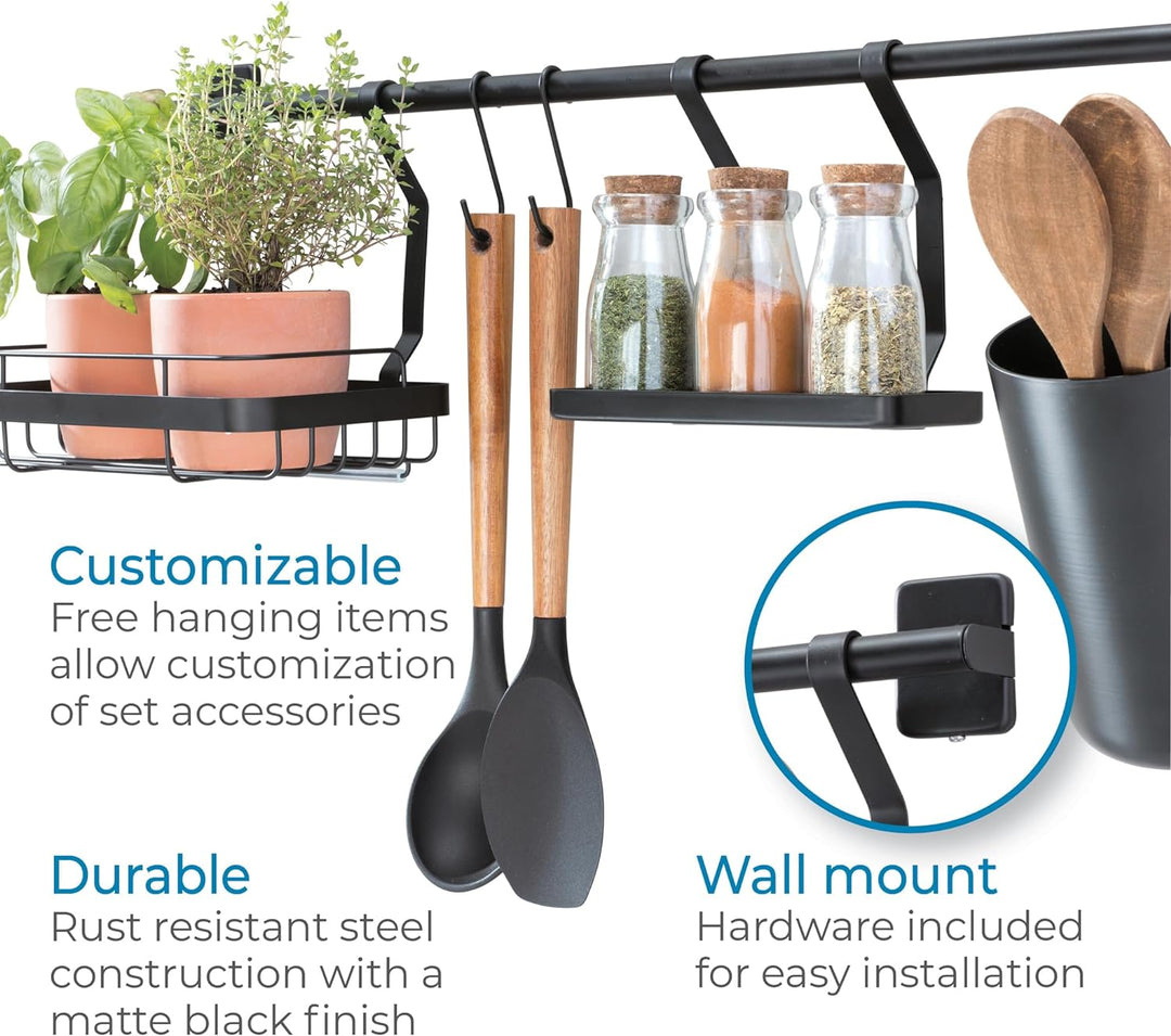 iDesign Küchenstange Küchenreling mit Utensilienhalter, 2 Haken, Halter für Küchenkräuter & Gewürzre