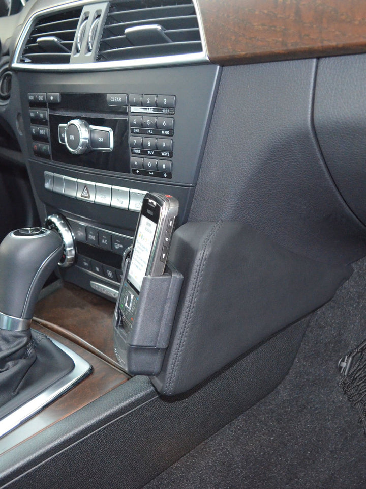 KUDA 091845 Halterung Kunstleder schwarz für Mercedes C-Klasse (W204/S204) ab 04/2010 bis 2015 (Face