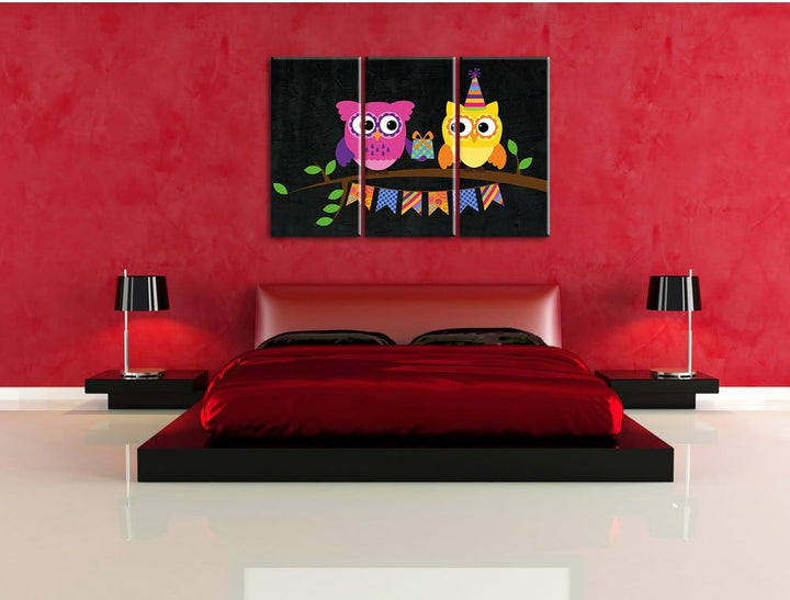 Pixxprint Eulen mit Geschenk auf AST als Leinwandbild/Grösse: 3 Teilig (120x80) cm/Wandbild/Kunstdru