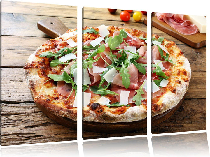 Pixxprint Prosciutto Pizza mit Rucola und Parmesan auf rustikalem Holztisch 3-Teiler Leinwandbild 12