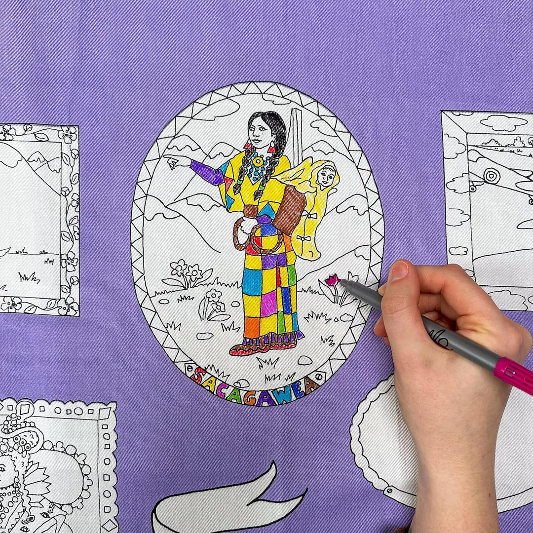 eatsleepdoodle Heldinnen der Geschickte-Tischdecke zum Ausmalen, spielerisches Lernen, waschbar und