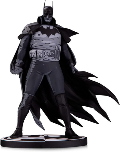 DC Direct Batman Statue aus Kunstharz, 1:10, Schwarz/Weiss, Batman