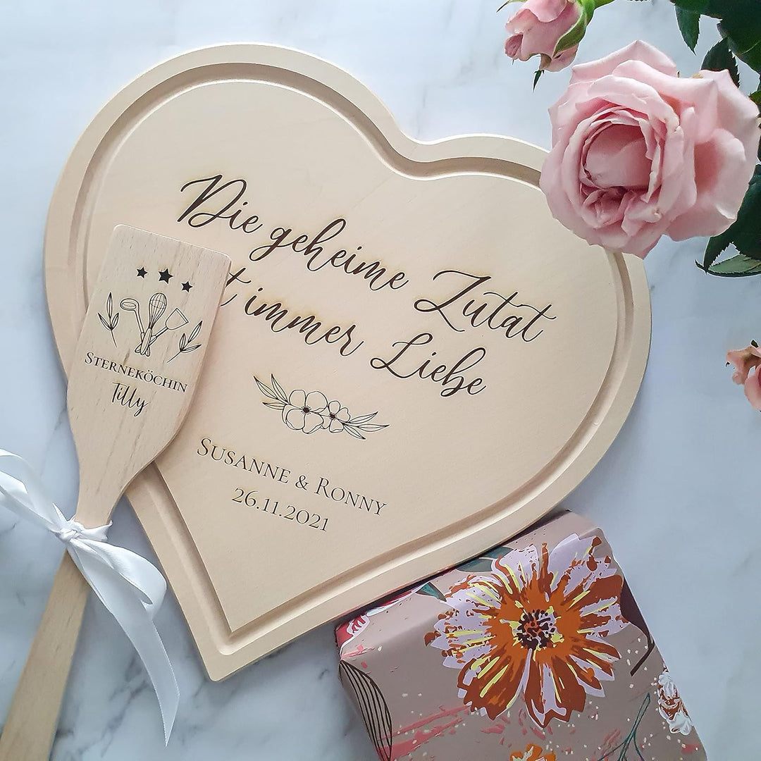 Schneidebrett Personalisiert aus Holz mit Gravur - Holzbrett Herzform als Geschenk zum Valentinstag,