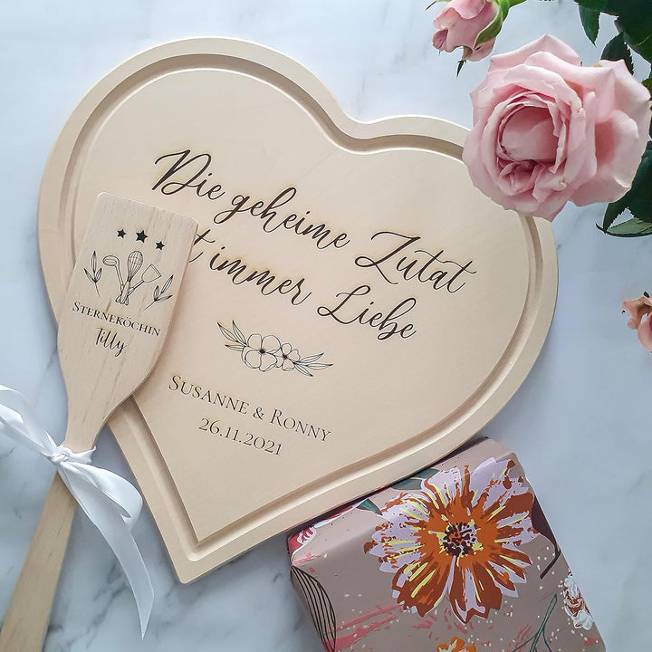 Schneidebrett Personalisiert aus Holz mit Gravur - Holzbrett Herzform als Geschenk zum Valentinstag,