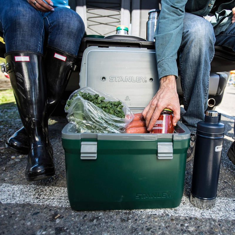 Stanley Adventure Outdoor Cooler 15.1L Grün - Camping Kühlbox - BPA-frei - Deckel fungiert auch als