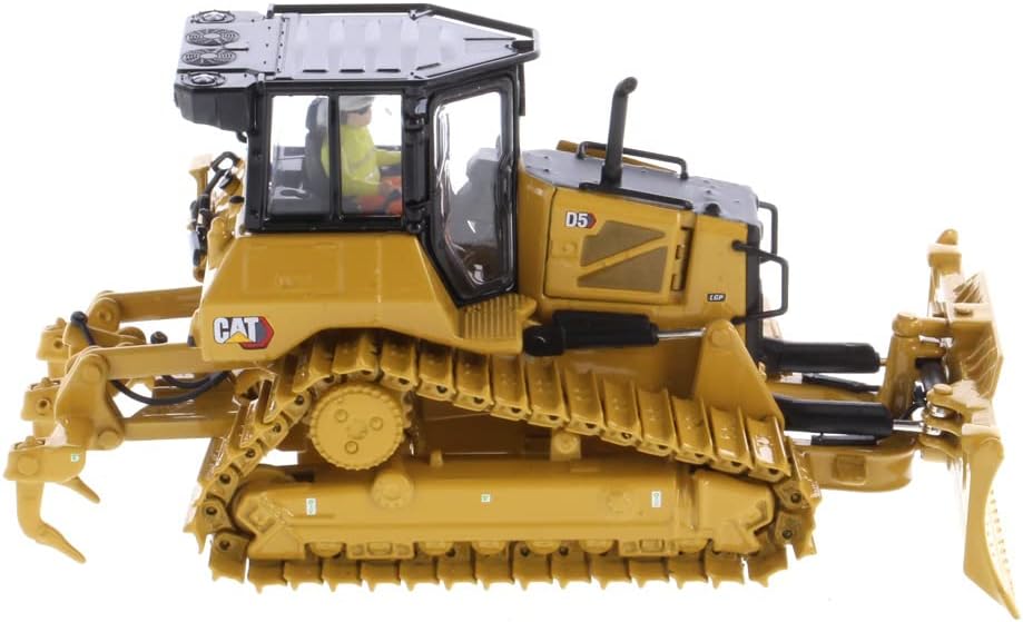 Caterpillar Diecast Masters 85951 Bulldozer D5 LGP, Massstab 1:50, ca. 13,5 x 9,3 x 7 cm, ab 14 Jahr